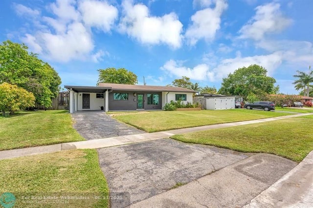 1 of 43 - 6275 Lakeshore Dr, Margate, FL