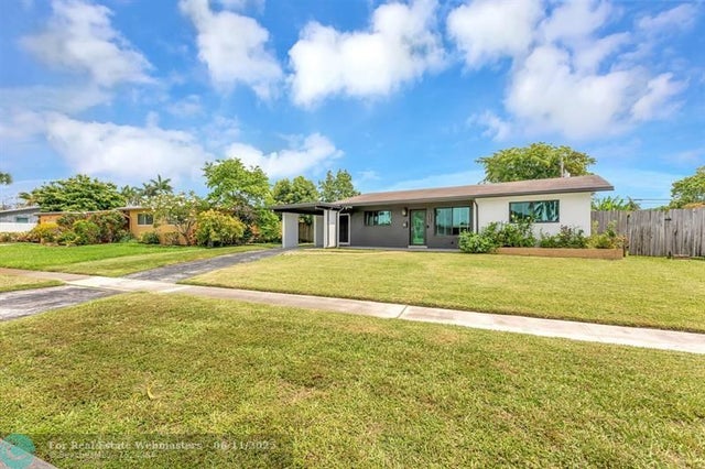 3 of 43 - 6275 Lakeshore Dr, Margate, FL