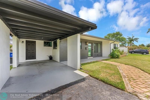 4 of 43 - 6275 Lakeshore Dr, Margate, FL