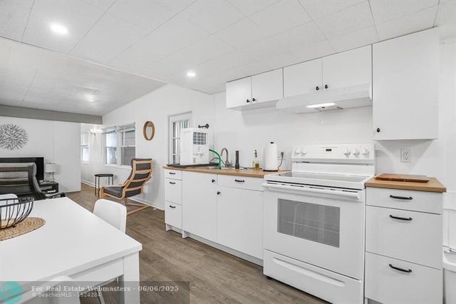 3 of 21 - 8641 Sw 15th St, Davie, FL