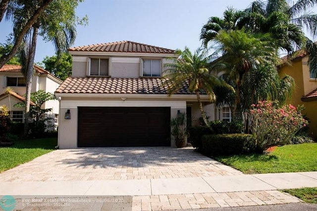 1 of 28 - 9223 Greenbrier Ct, Davie, FL