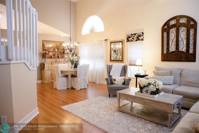 3 of 28 - 9223 Greenbrier Ct, Davie, FL