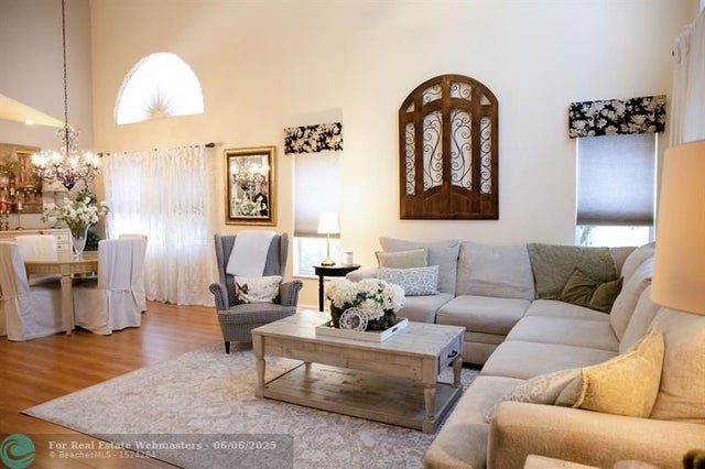 4 of 28 - 9223 Greenbrier Ct, Davie, FL