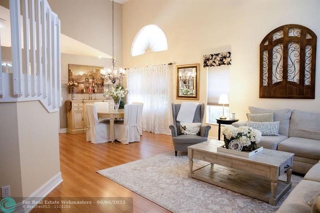 5 of 28 - 9223 Greenbrier Ct, Davie, FL