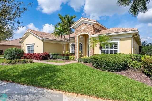 3 of 42 - 593 Se Tres Belle Circle, Stuart, FL