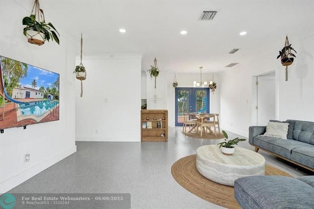 4 of 39 - 810 Sw 26th Ct, Fort Lauderdale, FL