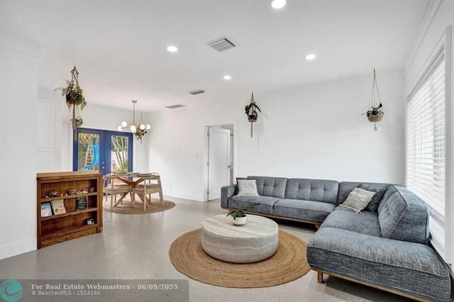 5 of 39 - 810 Sw 26th Ct, Fort Lauderdale, FL