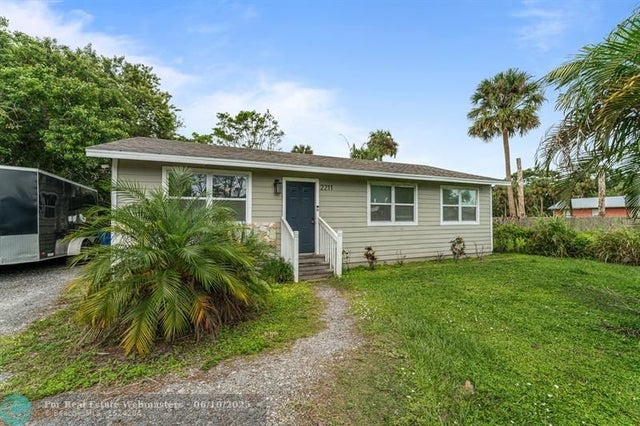1 of 19 - 2211 N 44th St, Fort Pierce, FL
