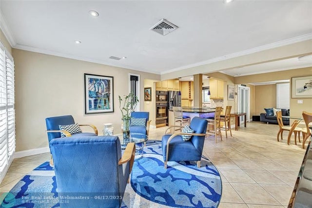 4 of 48 - 3497 Ne 19th Ave, Oakland Park, FL