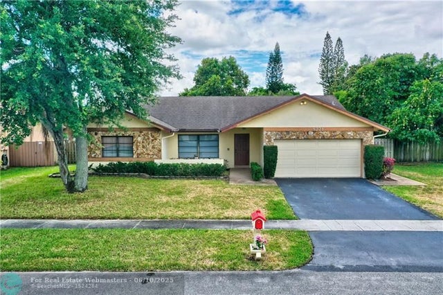 1 of 49 - 8221 Nw 49th St, Lauderhill, FL