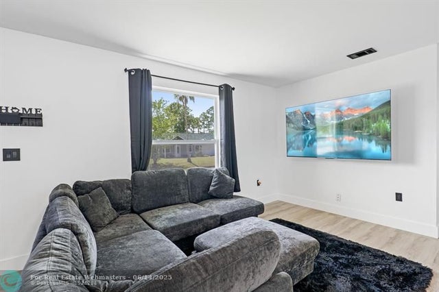 4 of 36 - 443 Santo Domingo Ave Sw, Palm Bay, FL