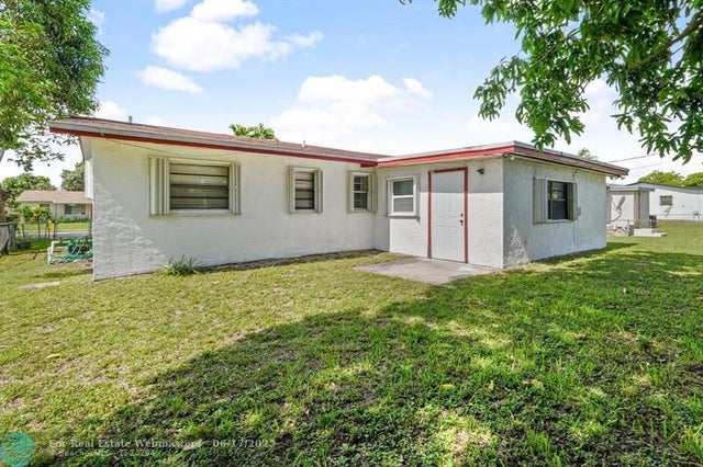 4 of 19 - 2721 Nw 22nd St, Fort Lauderdale, FL