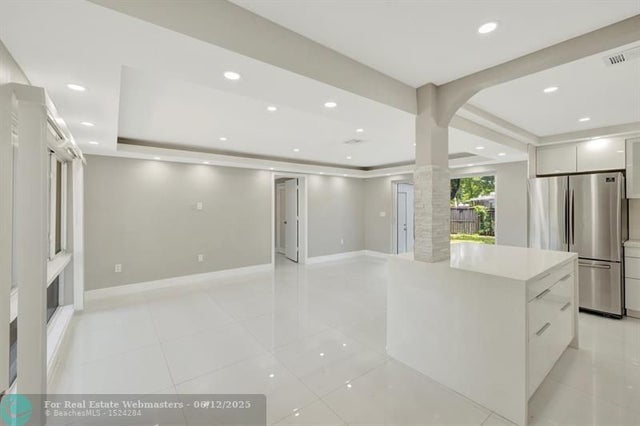 2 of 43 - 3047 Arthur Ter, Hollywood, FL