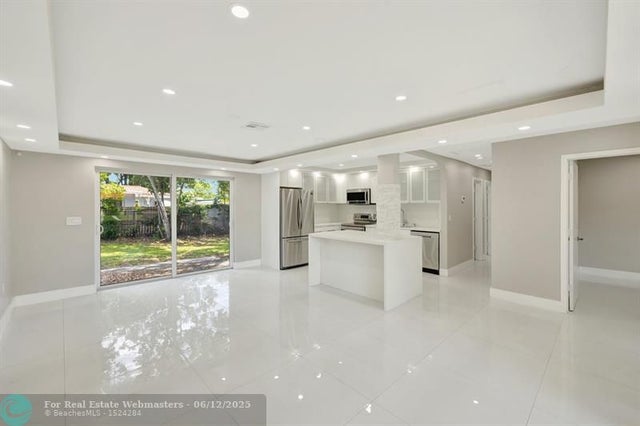 4 of 43 - 3047 Arthur Ter, Hollywood, FL