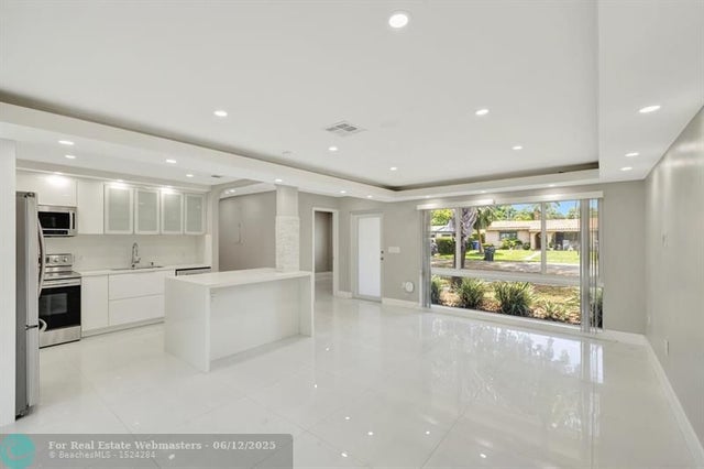 5 of 43 - 3047 Arthur Ter, Hollywood, FL