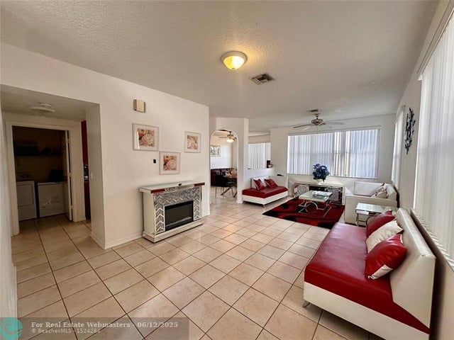 3 of 34 - 6831 Torch Key St, Lake Worth, FL