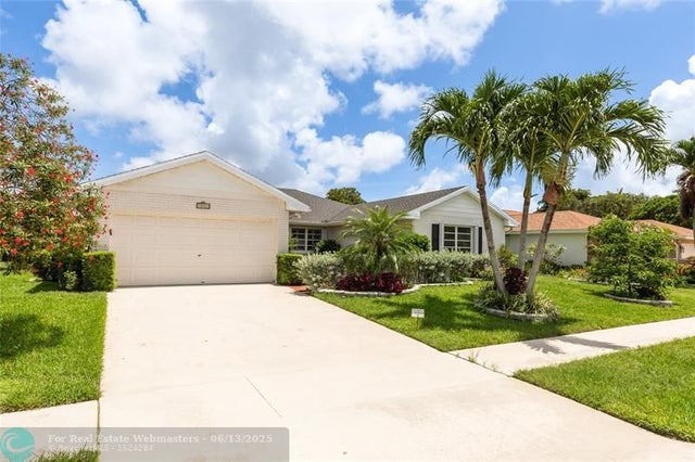 1 of 23 - 10821 Greentrail Dr, Boynton Beach, FL
