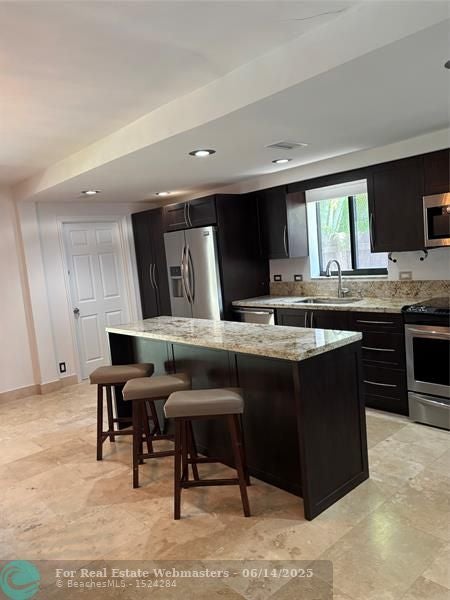 5 of 30 - 1126 Lincoln St, Hollywood, FL