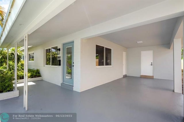 3 of 23 - 860 Ne 34th St, Oakland Park, FL