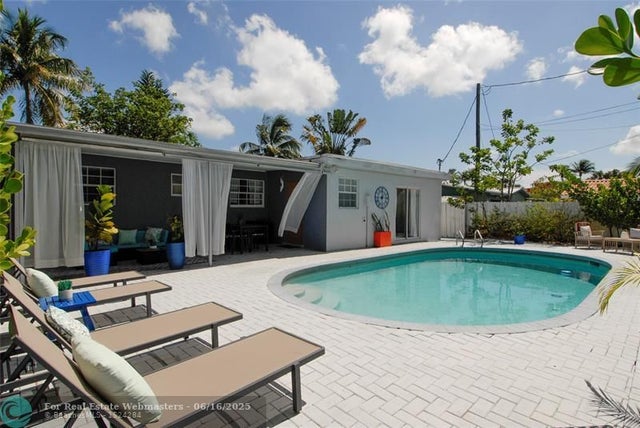 4 of 33 - 21 Ne 57th Ct, Fort Lauderdale, FL