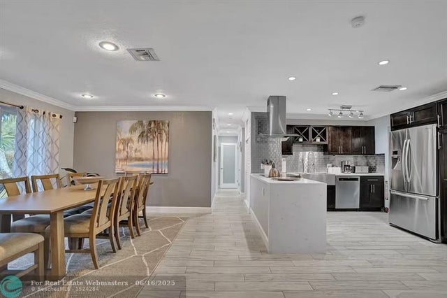 2 of 25 - 616 Nw 21st St, Wilton Manors, FL