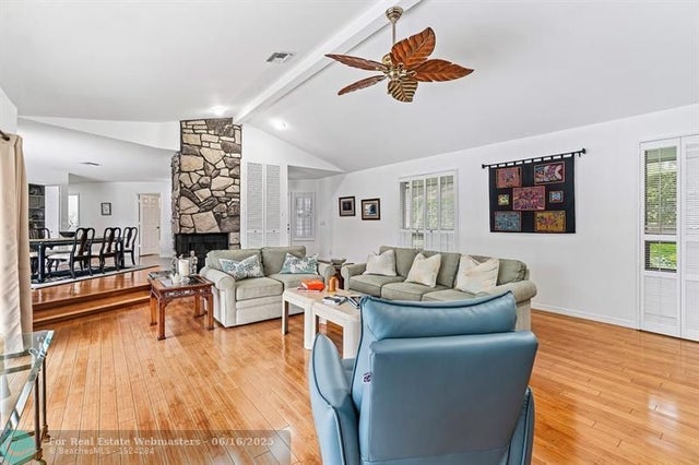 3 of 39 - 10158 Se Acorn Way, Jupiter, FL