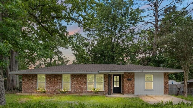 2063 Columbus Circle, Leesville