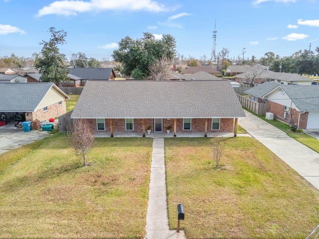 1409 Forest Lane Lane, Sulphur