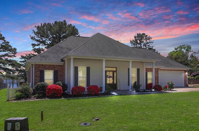 90 Labelle Road, Many