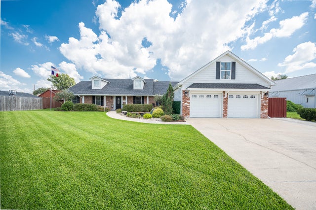 1403 Diane Drive, Sulphur