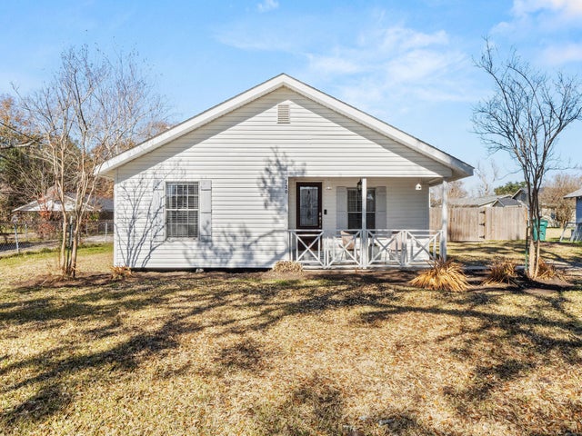 720 Phillips Street, Sulphur