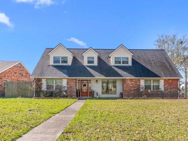 1521 N Chateau Circle, Lake Charles