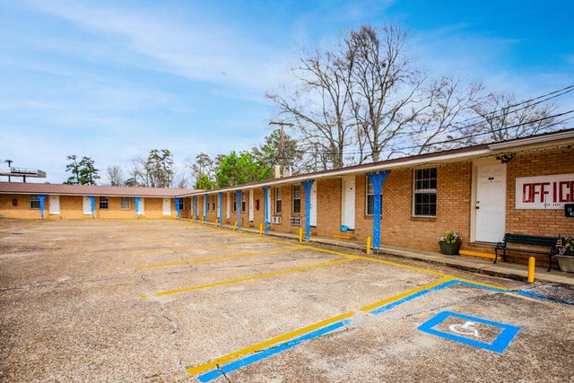 1801 S 5th Street, Leesville