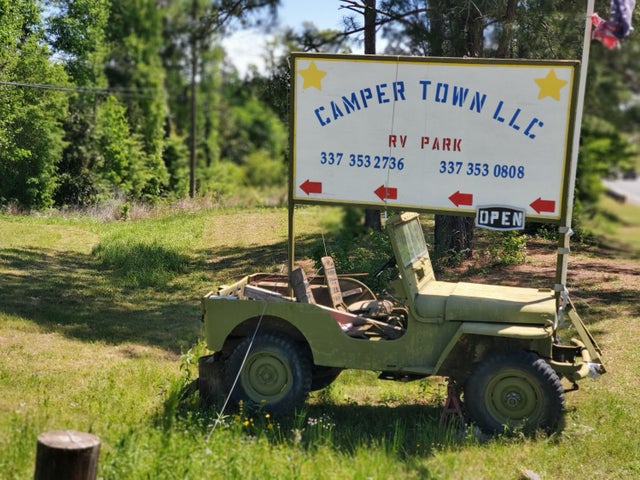 965 Entrance Road, Leesville