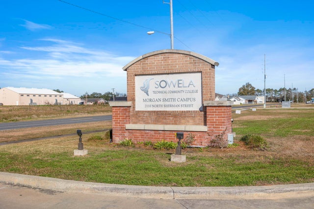 N Sherman Street Street, Jennings