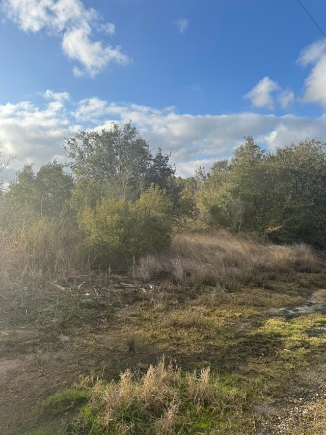 7343 Olsen Road, Sulphur