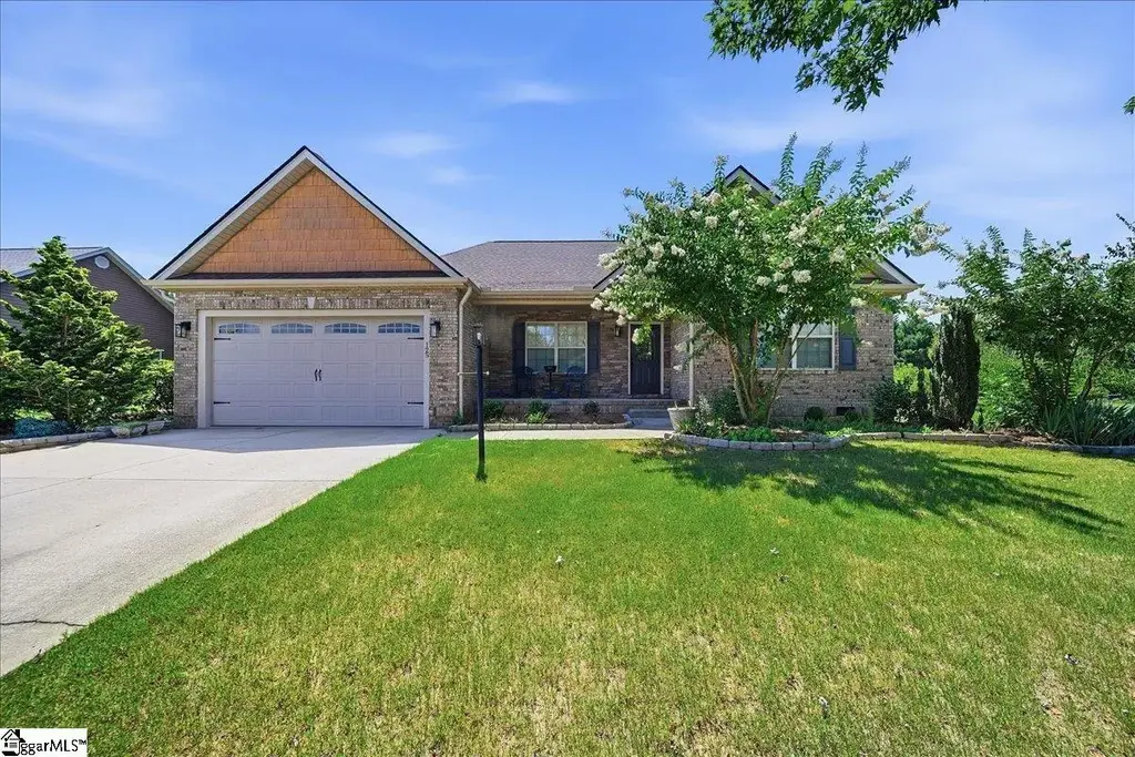 125 Fox Farm Way, Greer