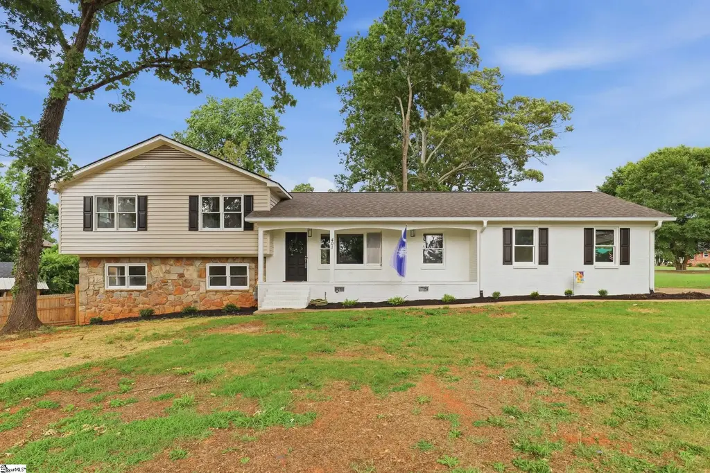 401 Clarendon Drive, Easley