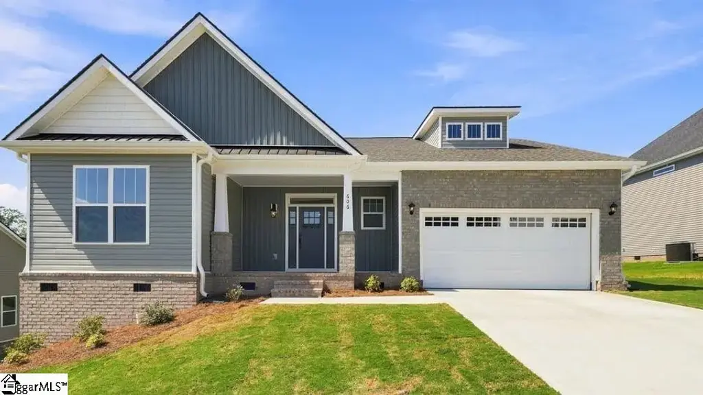 606 Hidden Creek Court, Seneca