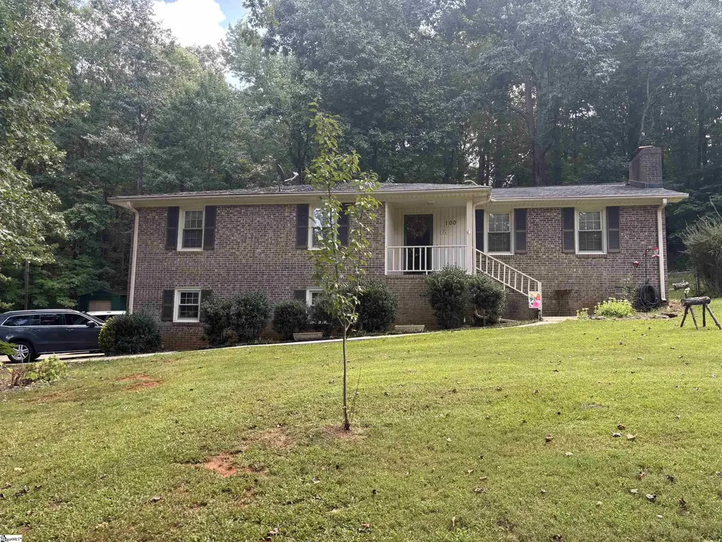 100 Laconia Drive, Travelers Rest