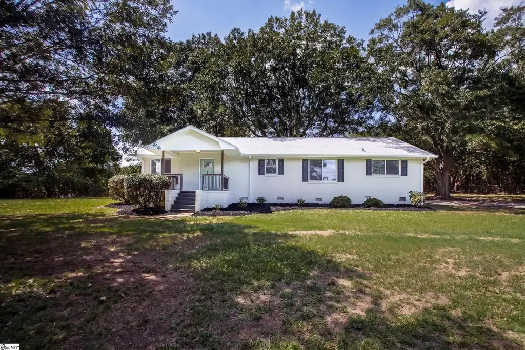 488 Tabor Woods Road, Pickens