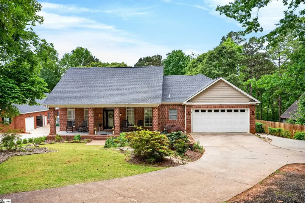 135 Winding River Drive, Anderson