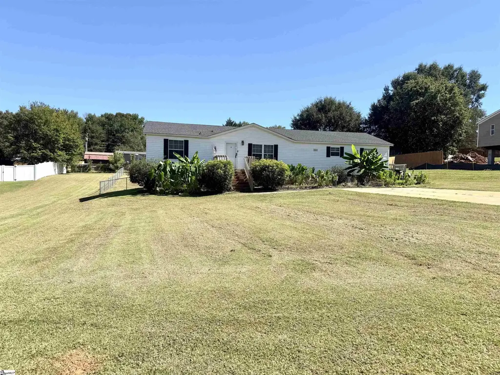 620 Courtland Way, Greer