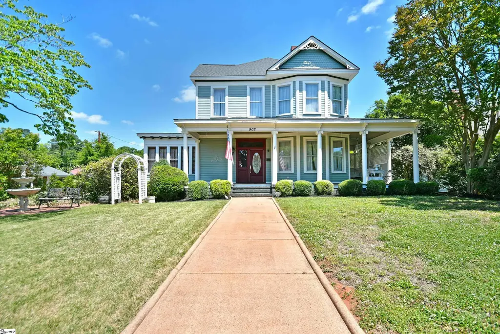 902 W Market Street, Anderson