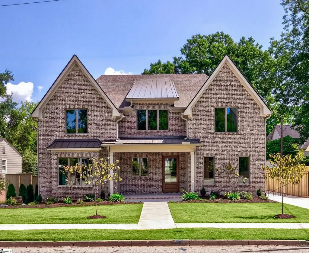 16 E Augusta Place, Greenville