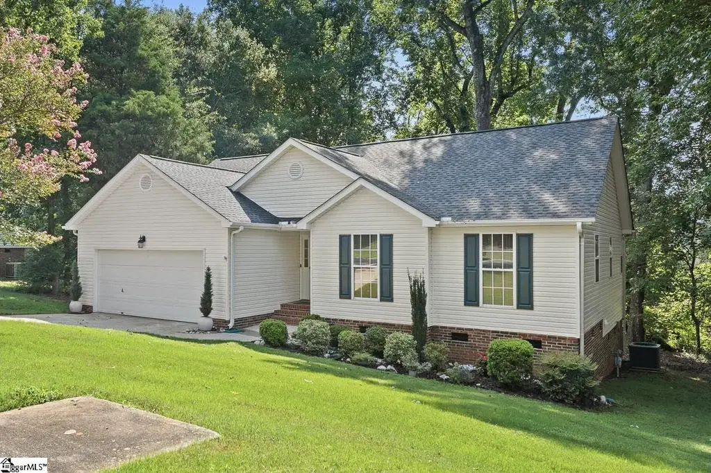 402 Windy Meadow Way, Simpsonville