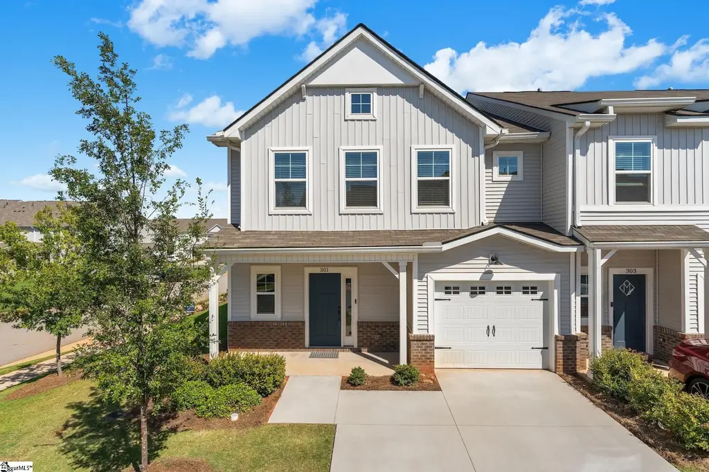 301 Hollenbeck Place, Greenville