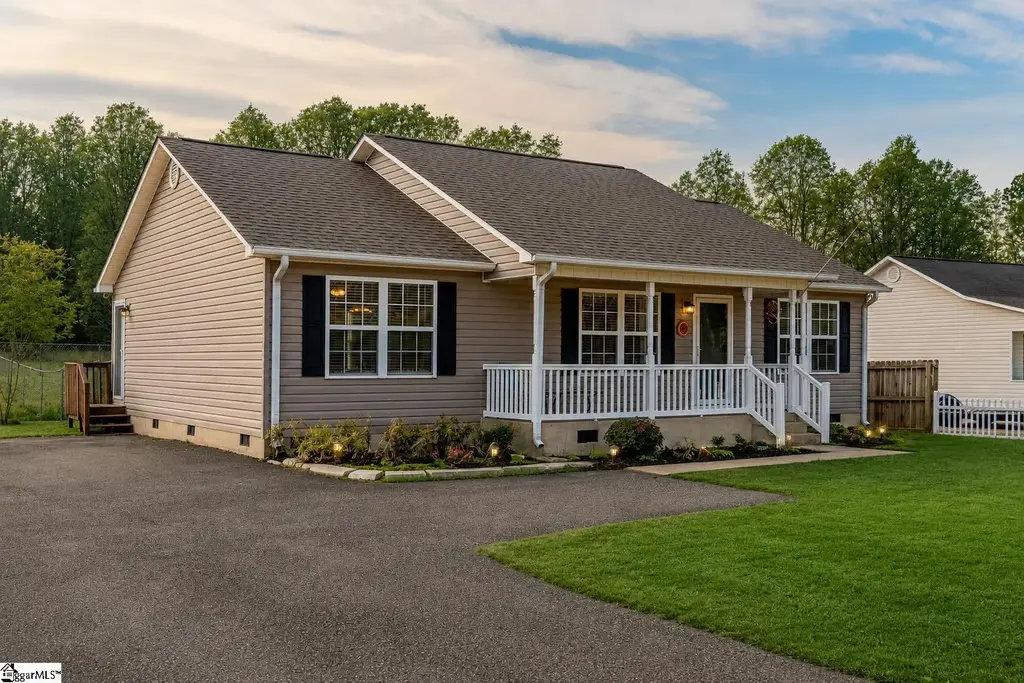 804 Clark Road, Inman