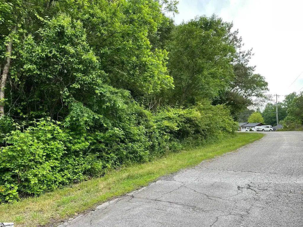 106 Rock Springs Road, Belton