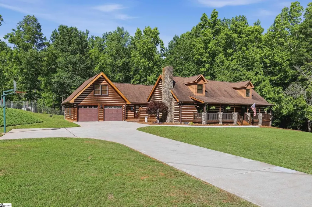 455 Hindman Road, Travelers Rest